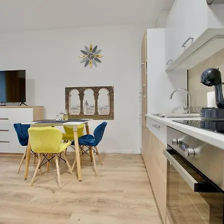 Standard By Hi5-horvath Mihaly Square * 부다페스트