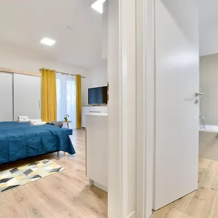 Standard By Hi5-horvath Mihaly Square 아파트