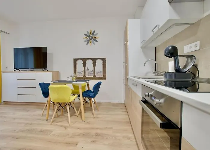 Standard By Hi5-horvath Mihaly Square * Budapest
